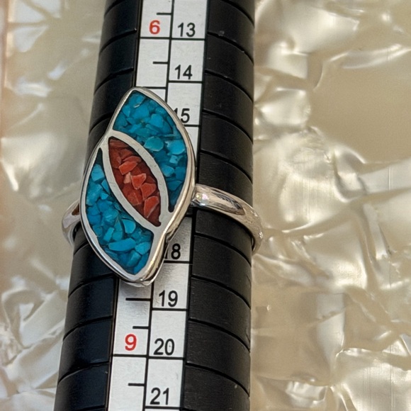 Sterling Silver Turquoise and Red Stone Vintage Ring size 7.5 - Picture 2 of 5